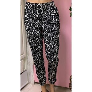 Black and white printed pants!